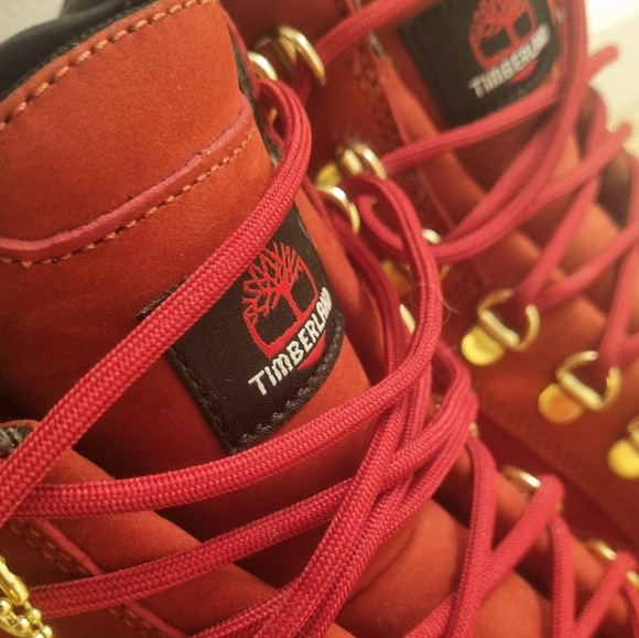 Timberland Red Suede Men's Lace-Up Boots with Gold Hardware - Picture 5 of 8